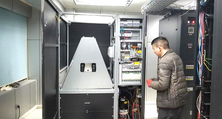 審計(jì)廳主機(jī)房精密空調(diào)更換順利完成，信息系統(tǒng)運(yùn)行維護(hù)服務(wù)再上新臺階